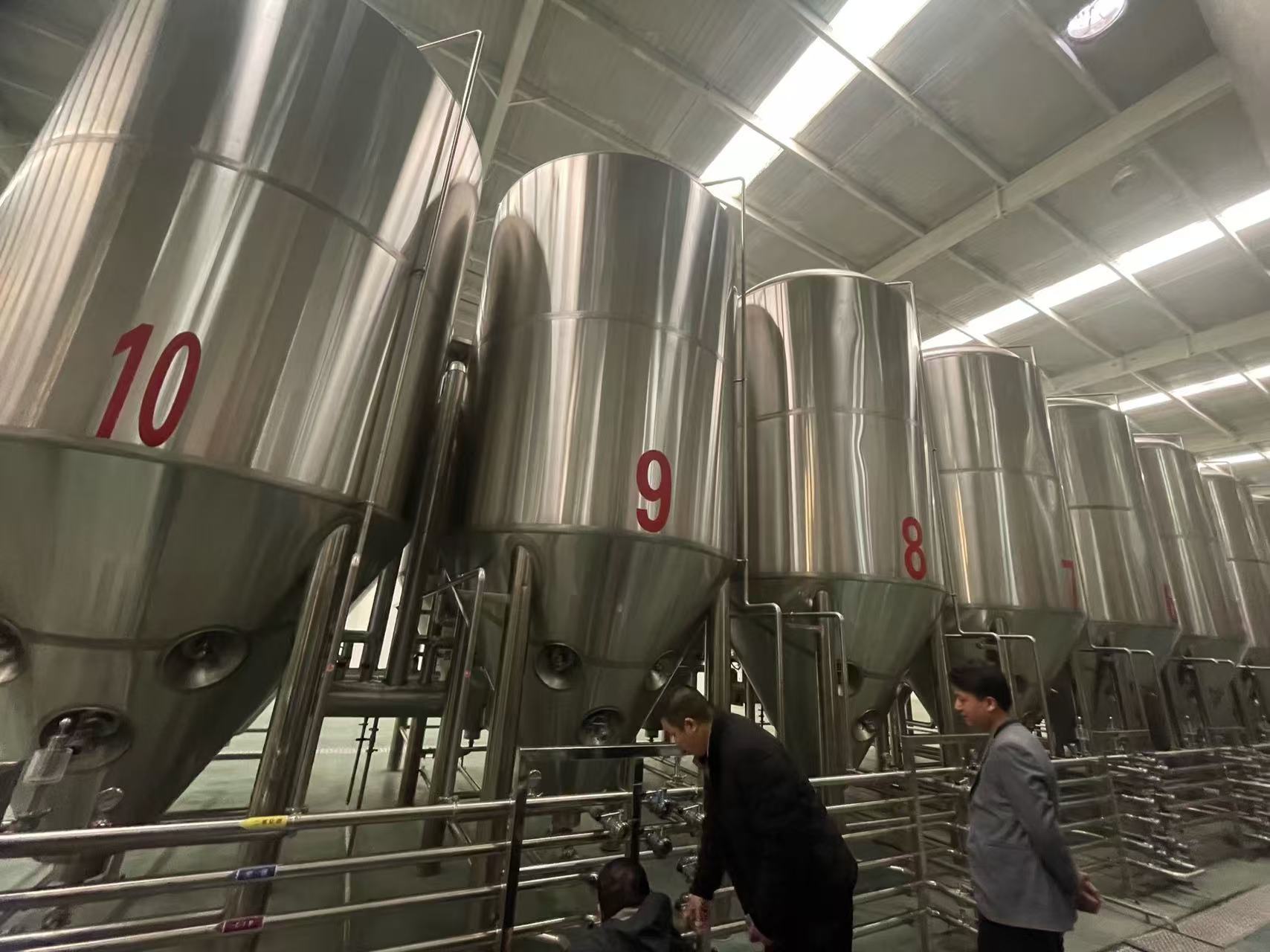 仁兴镇精酿啤酒设备厂—平面布置、设备设计、制造、调试、培训等一条龙服务